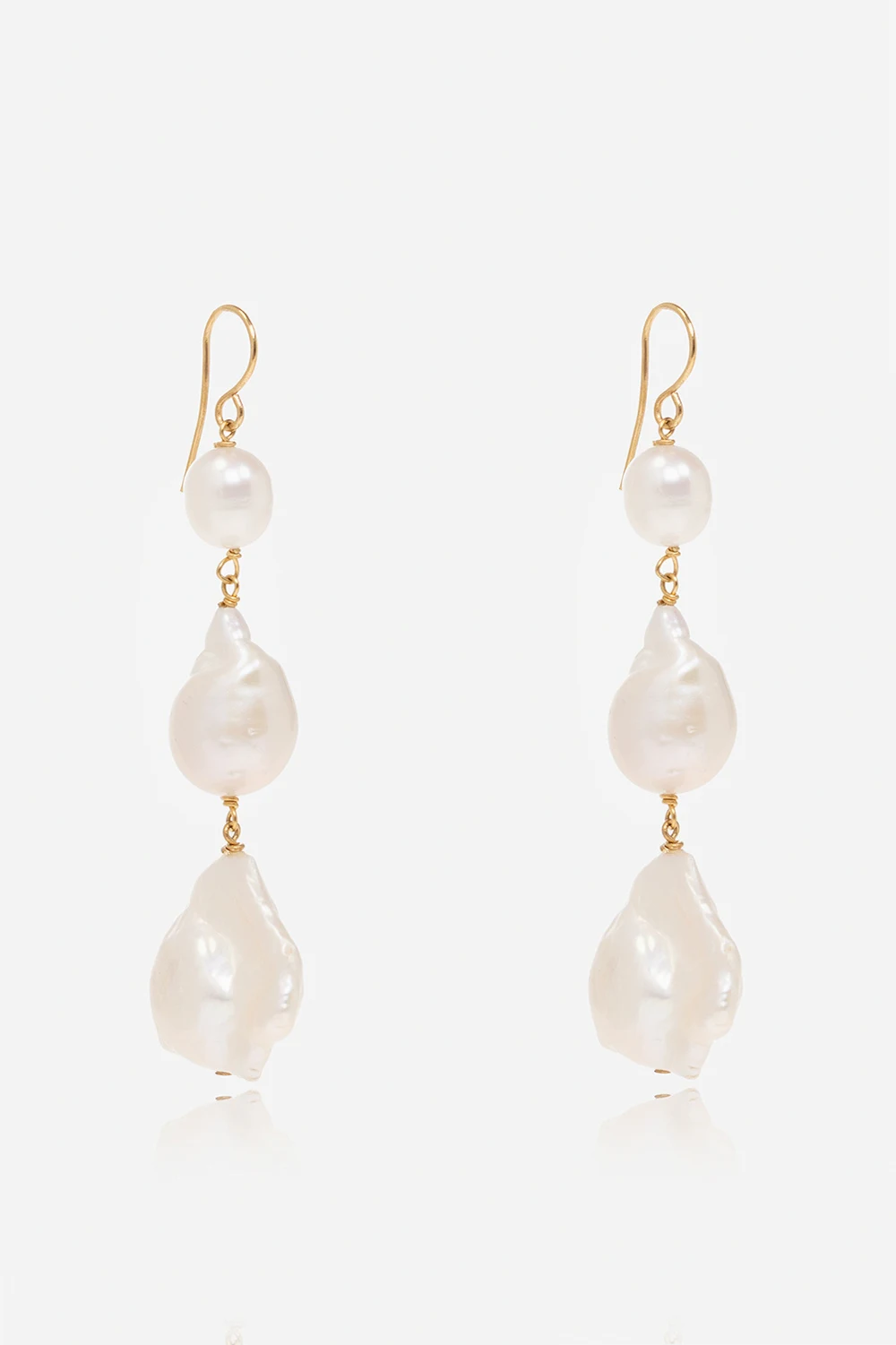 CREME Pearl earrings