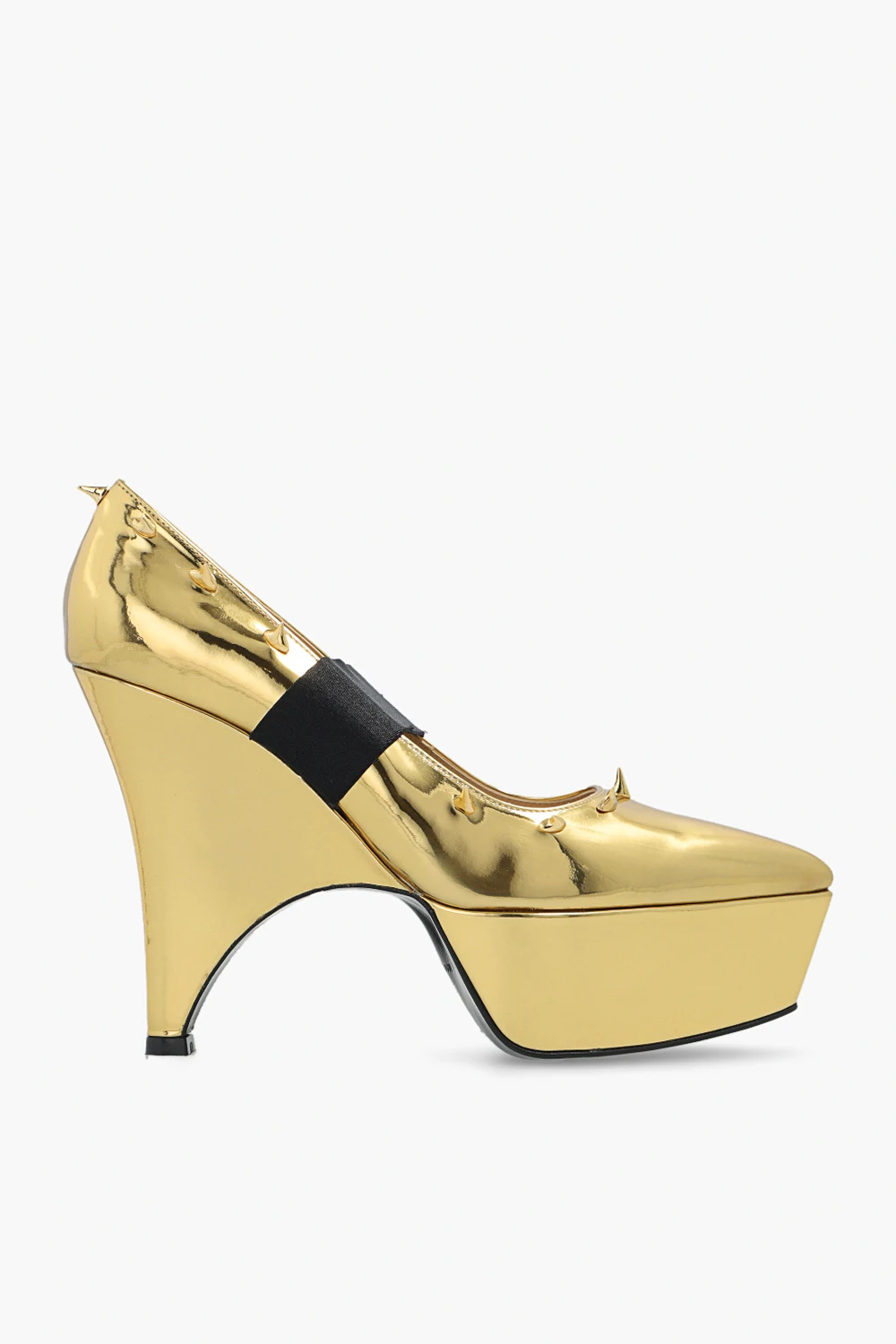 Pumps with decorative heels