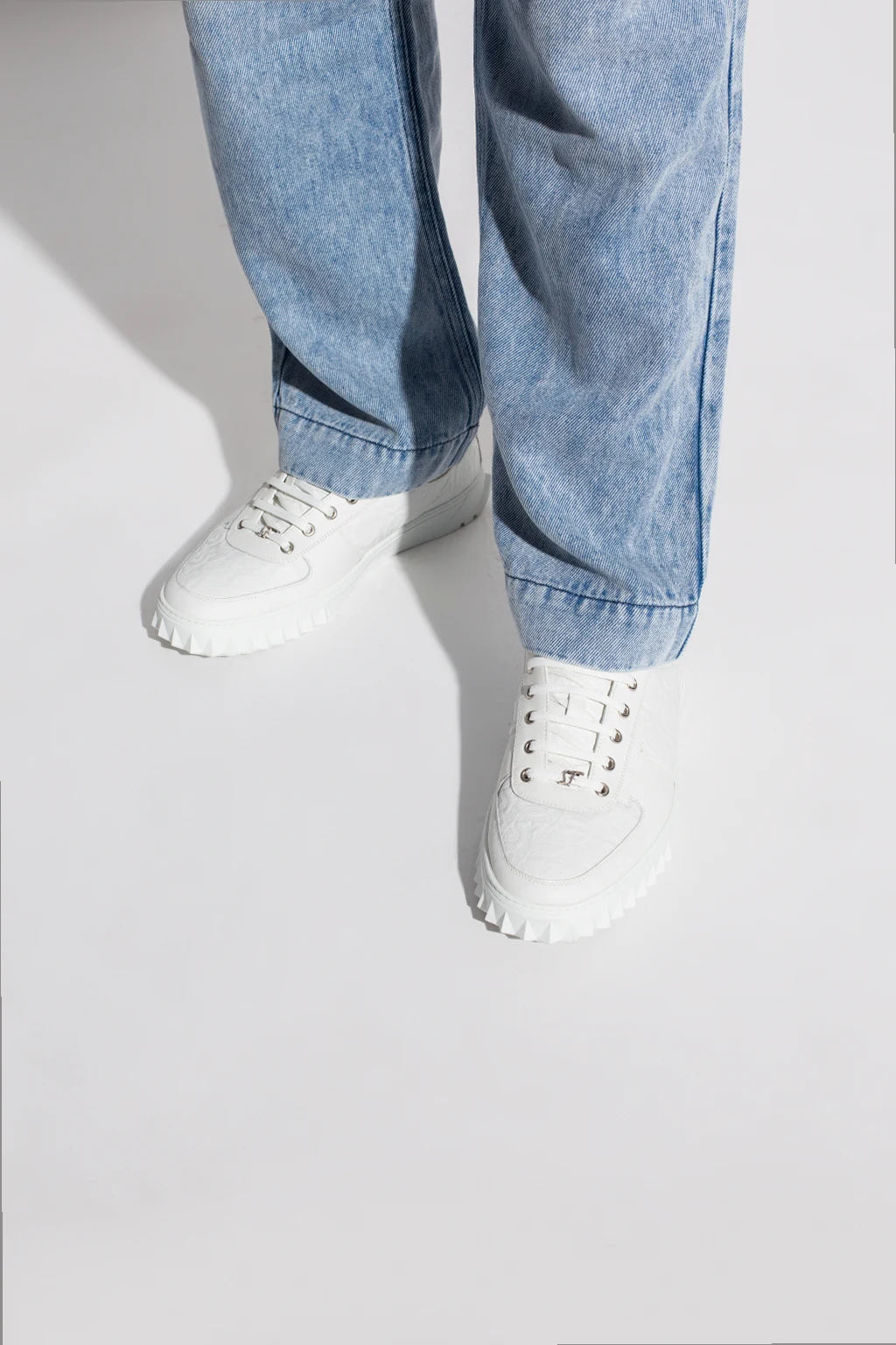 ‘Scuby’ sneakers