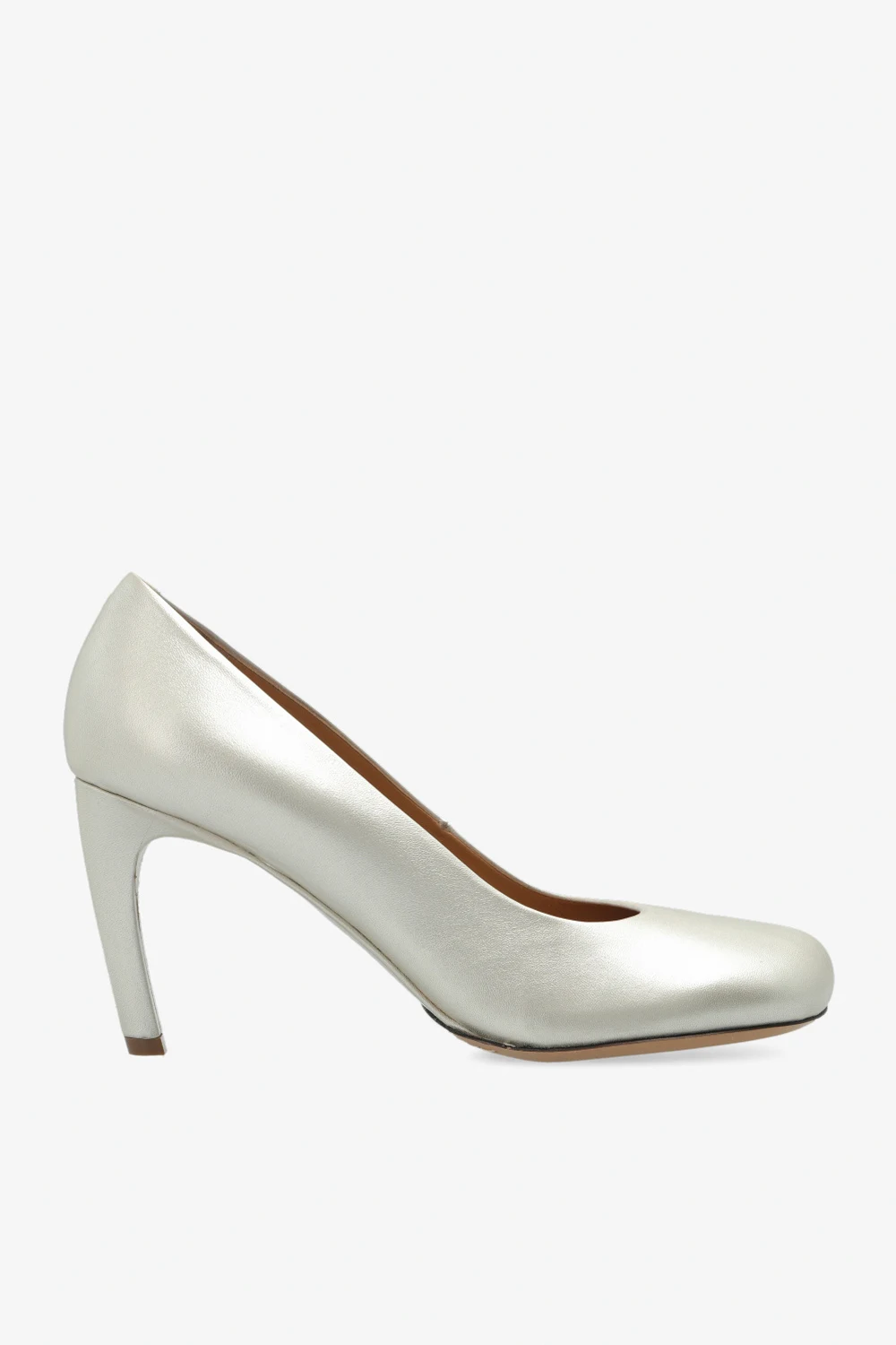 Leather pumps