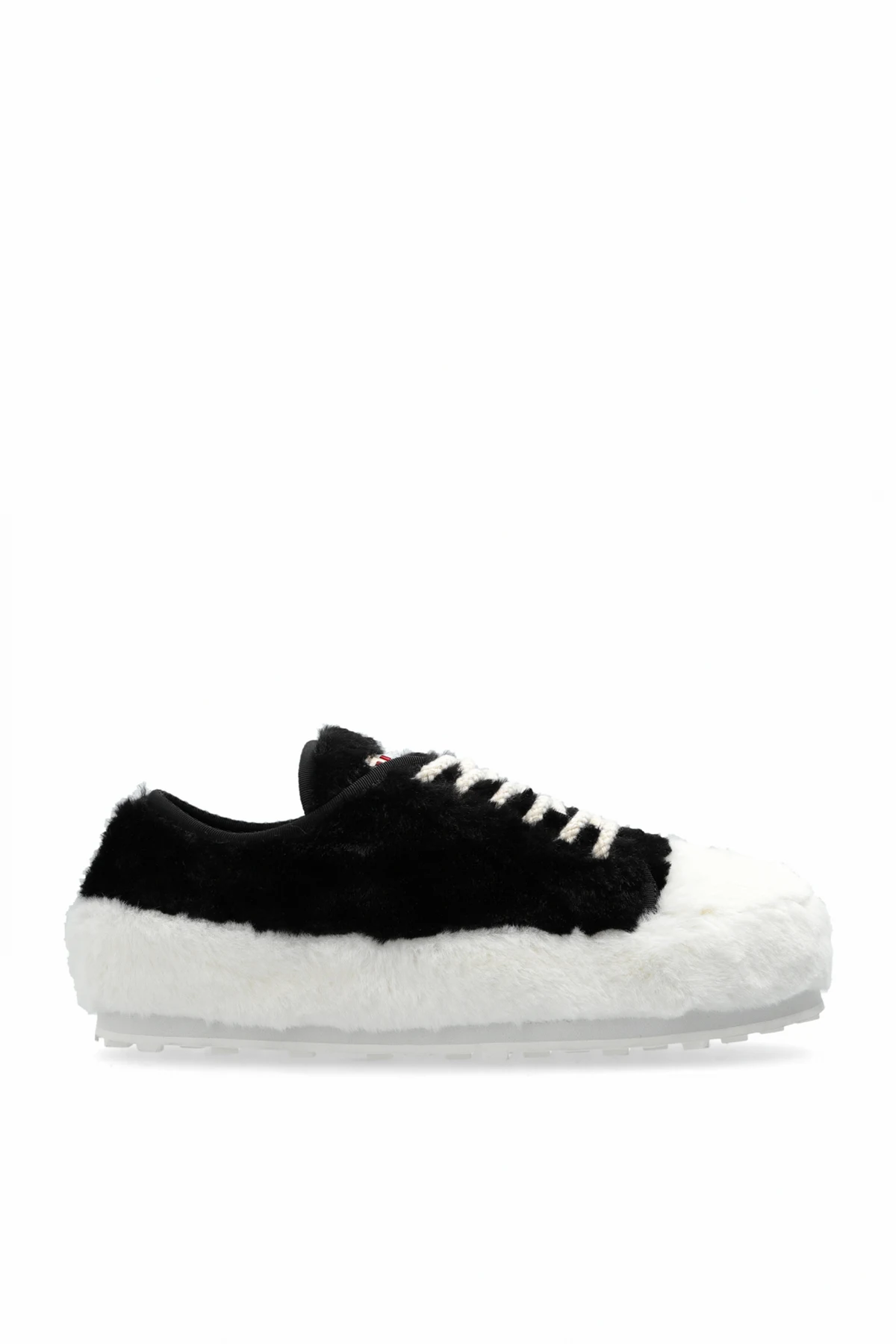 Futrzane buty sportowe