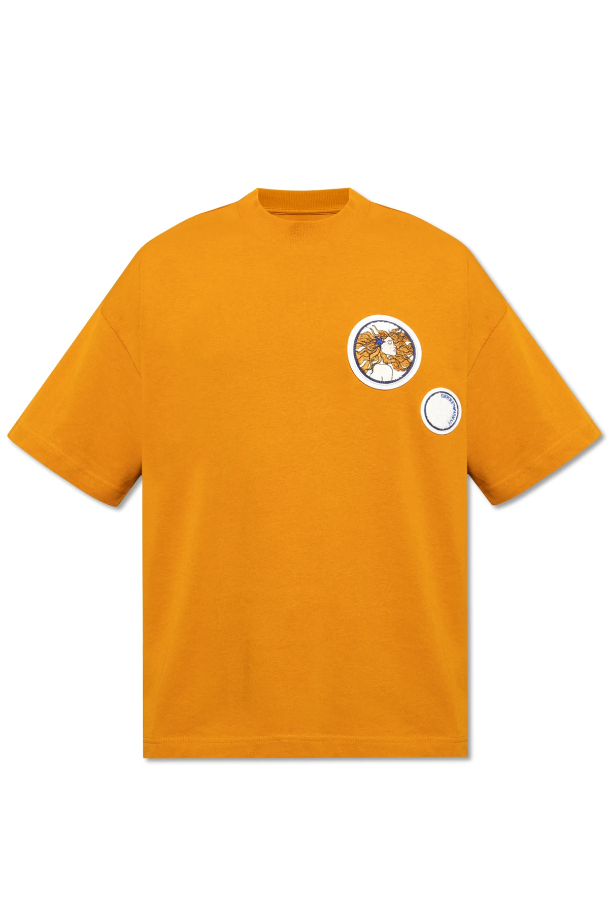 T-shirt z naszywkami