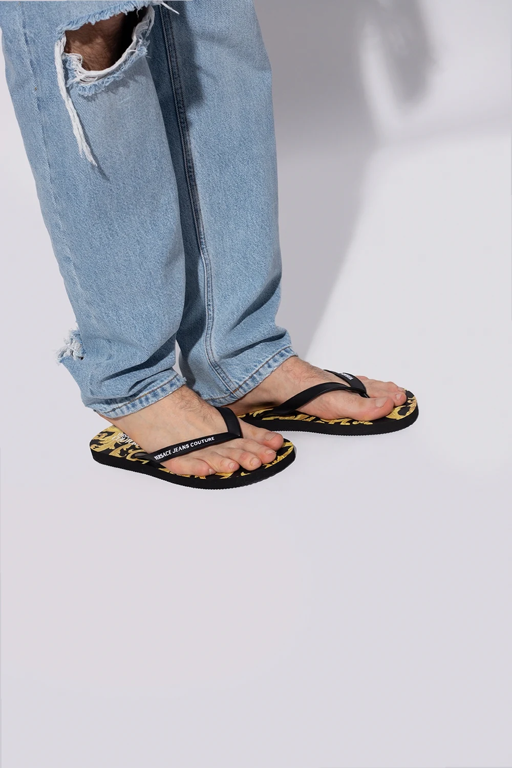 Flip-flops with logo