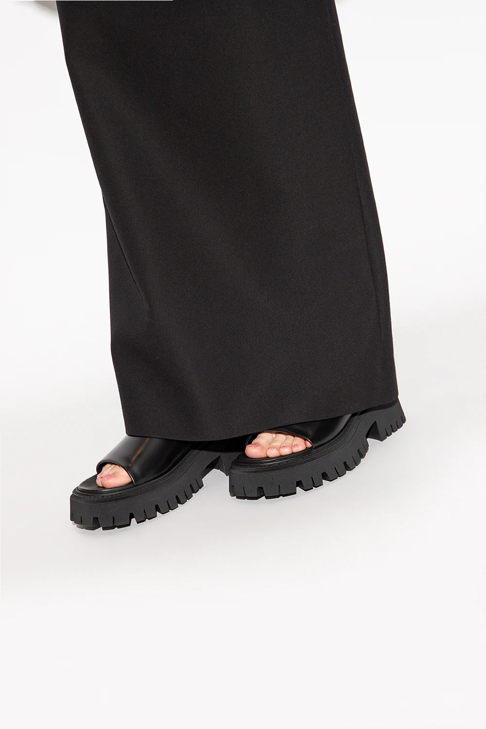 Heeled slides