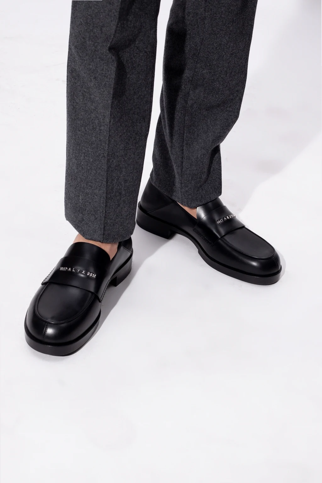Loafers with logo