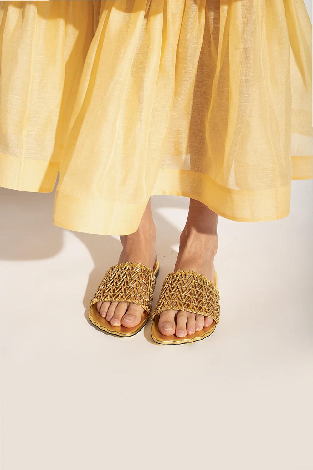 ‘Sculpt Woven’ slides