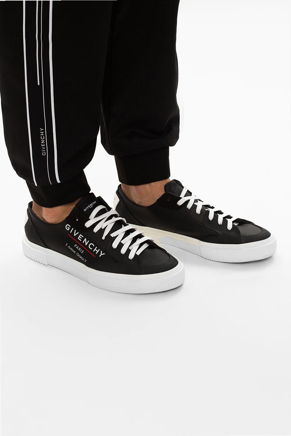 ‘Tennis’ sneakers