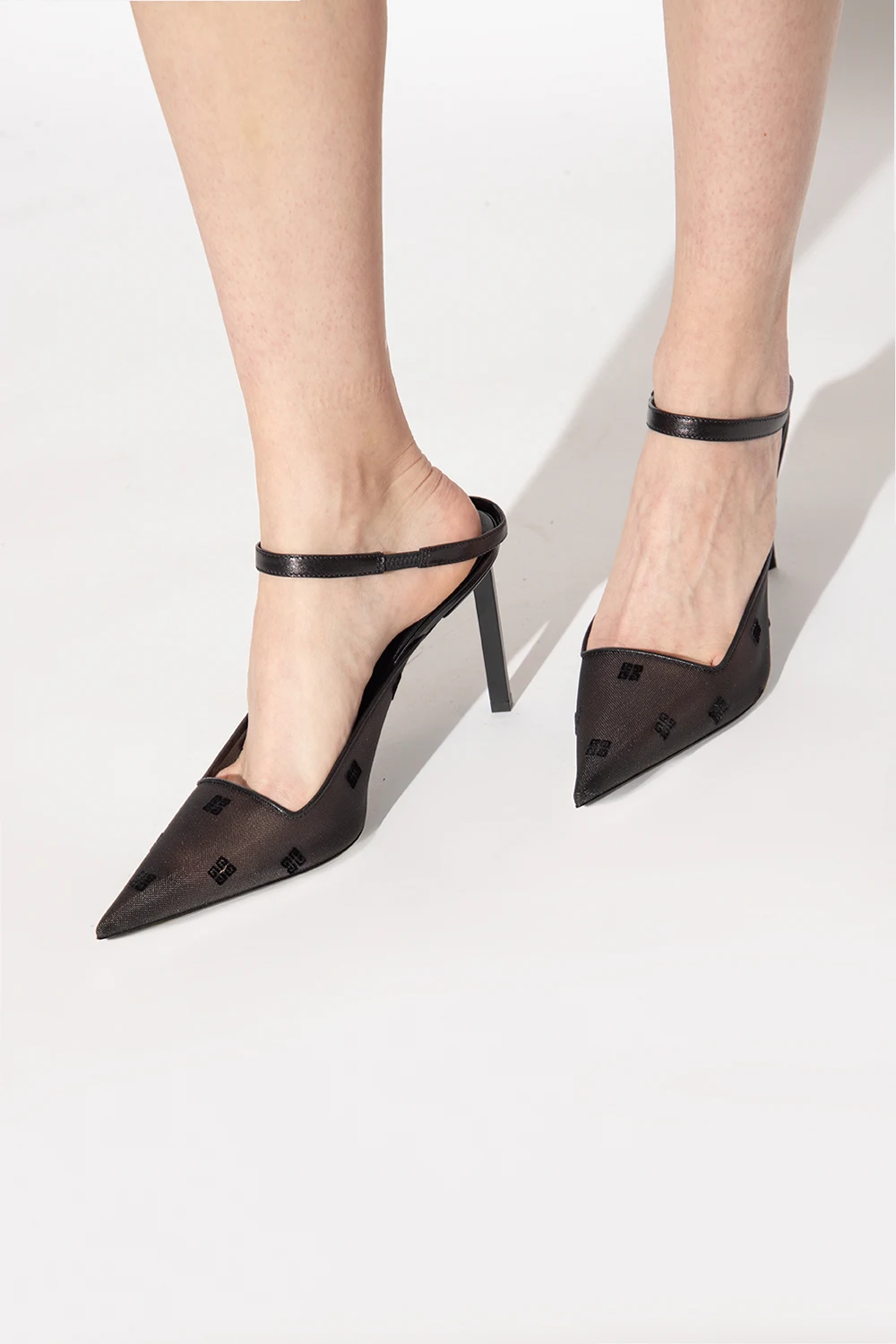 Buty na obcasie z siatki