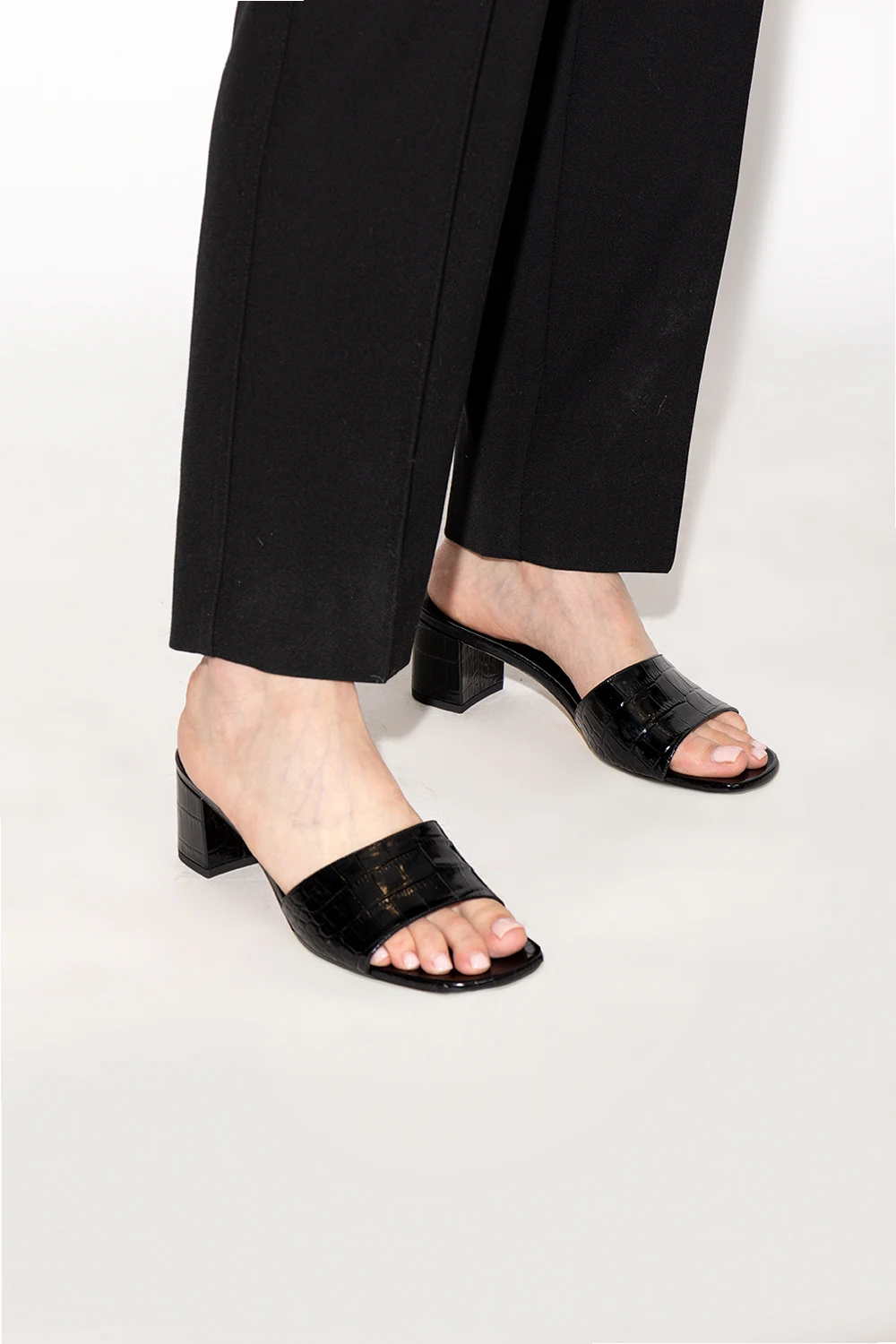 ‘Rosa’ mules