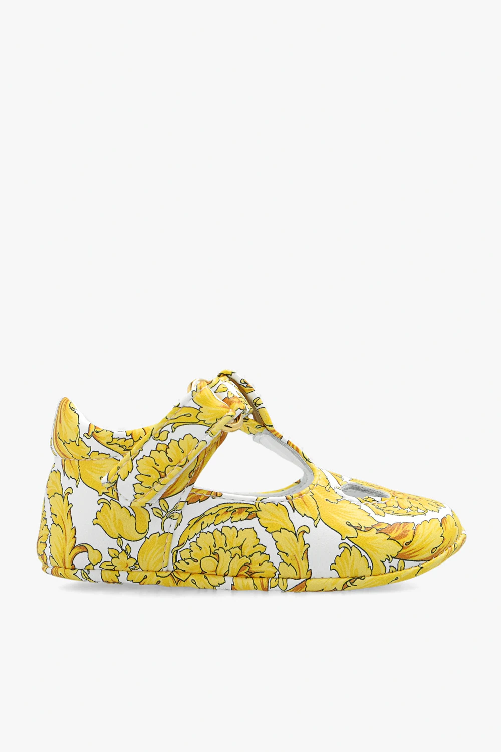 Buty z wycięciami