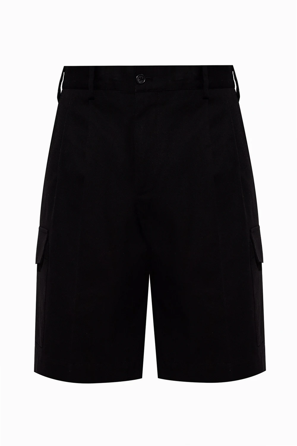 Shorts with several pockets