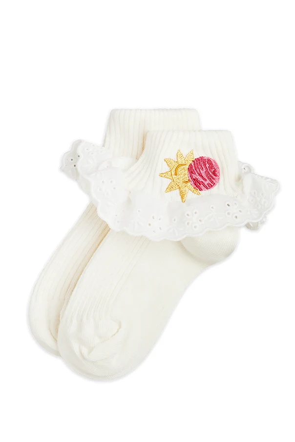 WEISS Socken mit Ajour-Volant