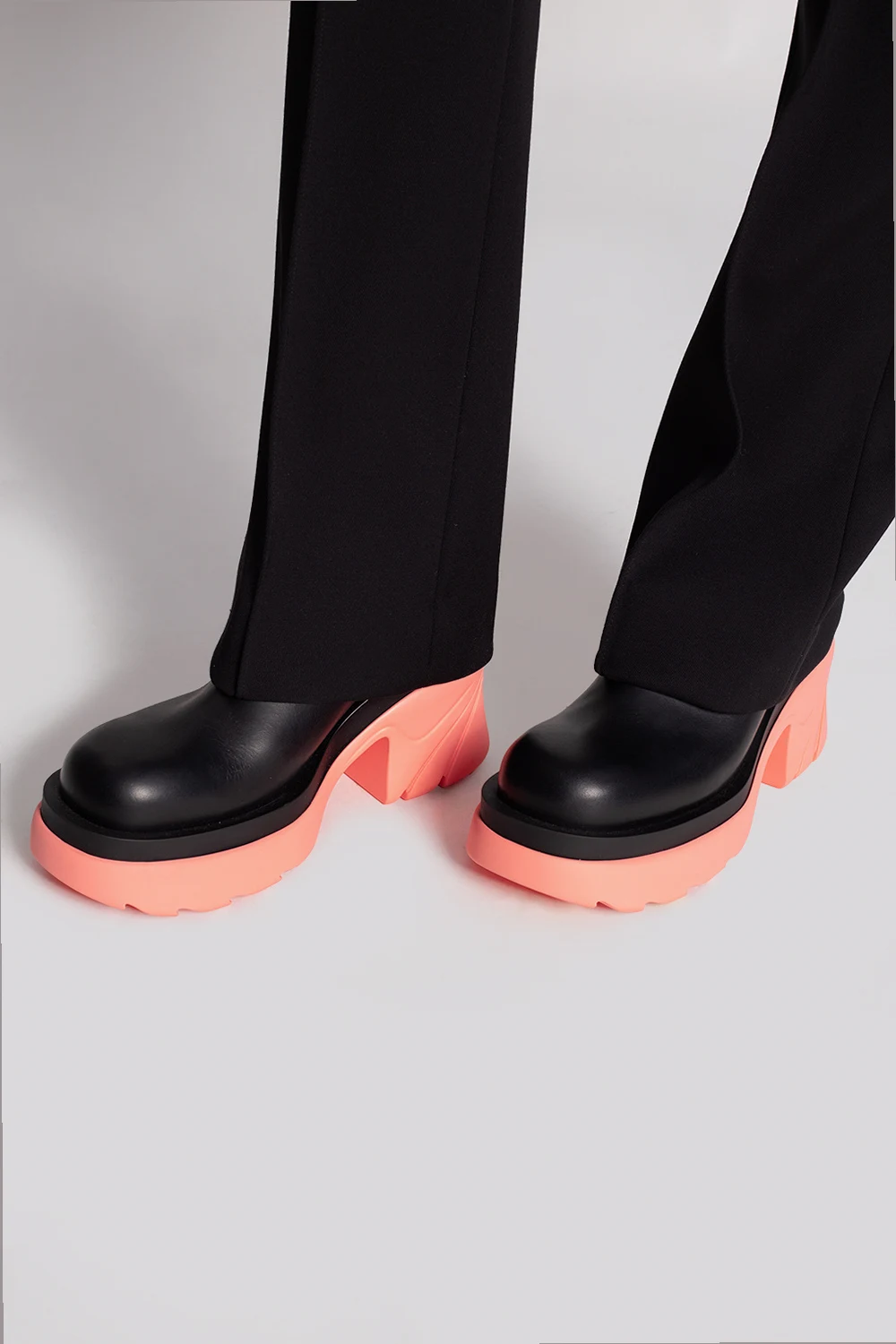 ‘Flash’ platform slides