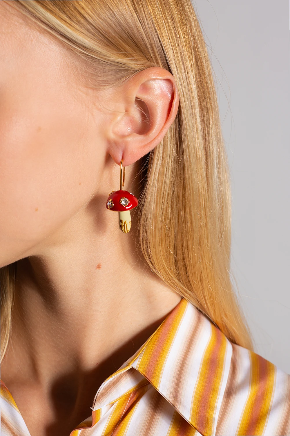 Earrings with mushroom motif