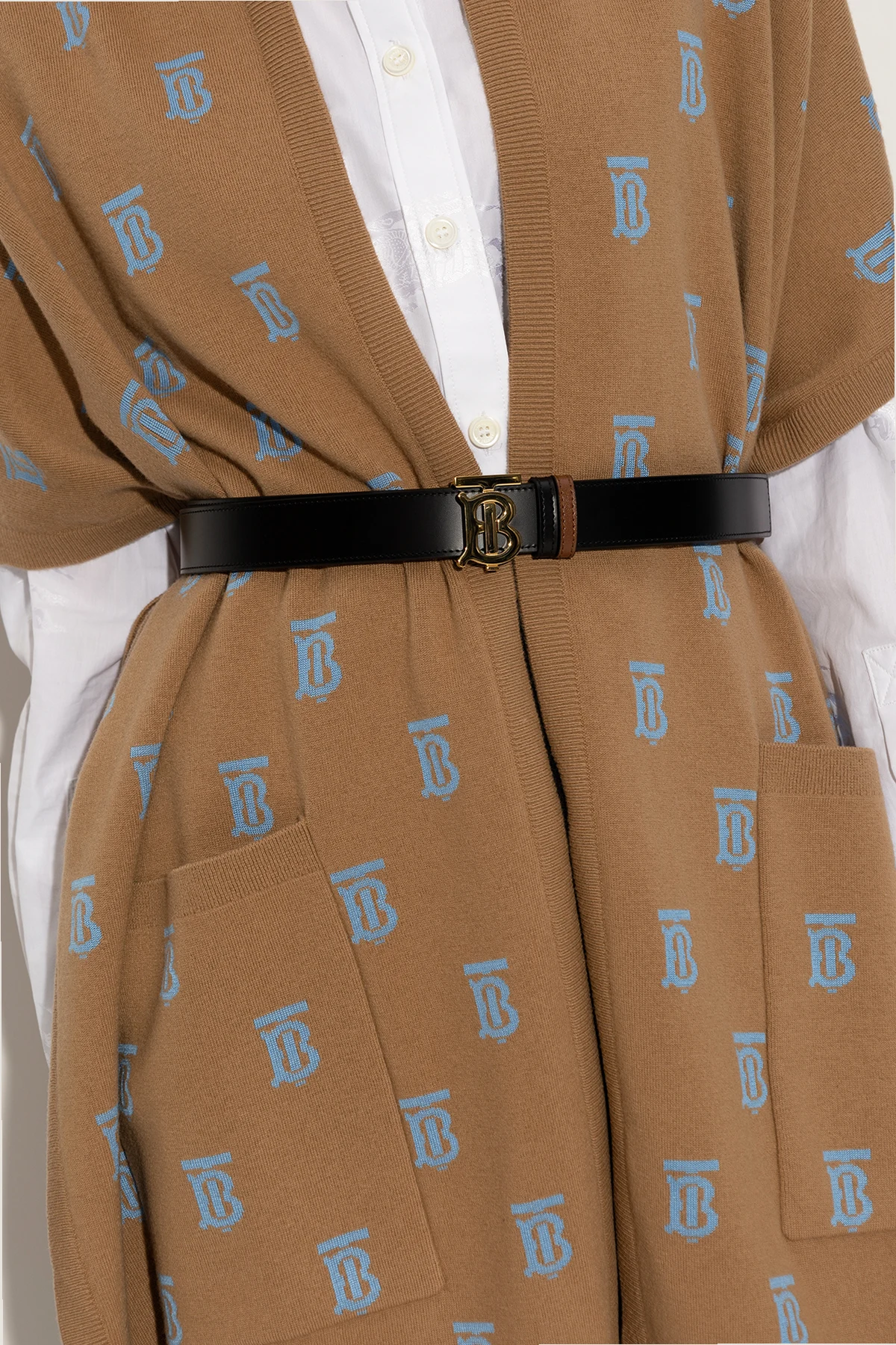 Reversible belt with logo