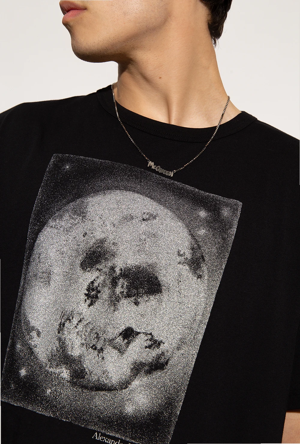 Mosiężny naszyjnik z logo