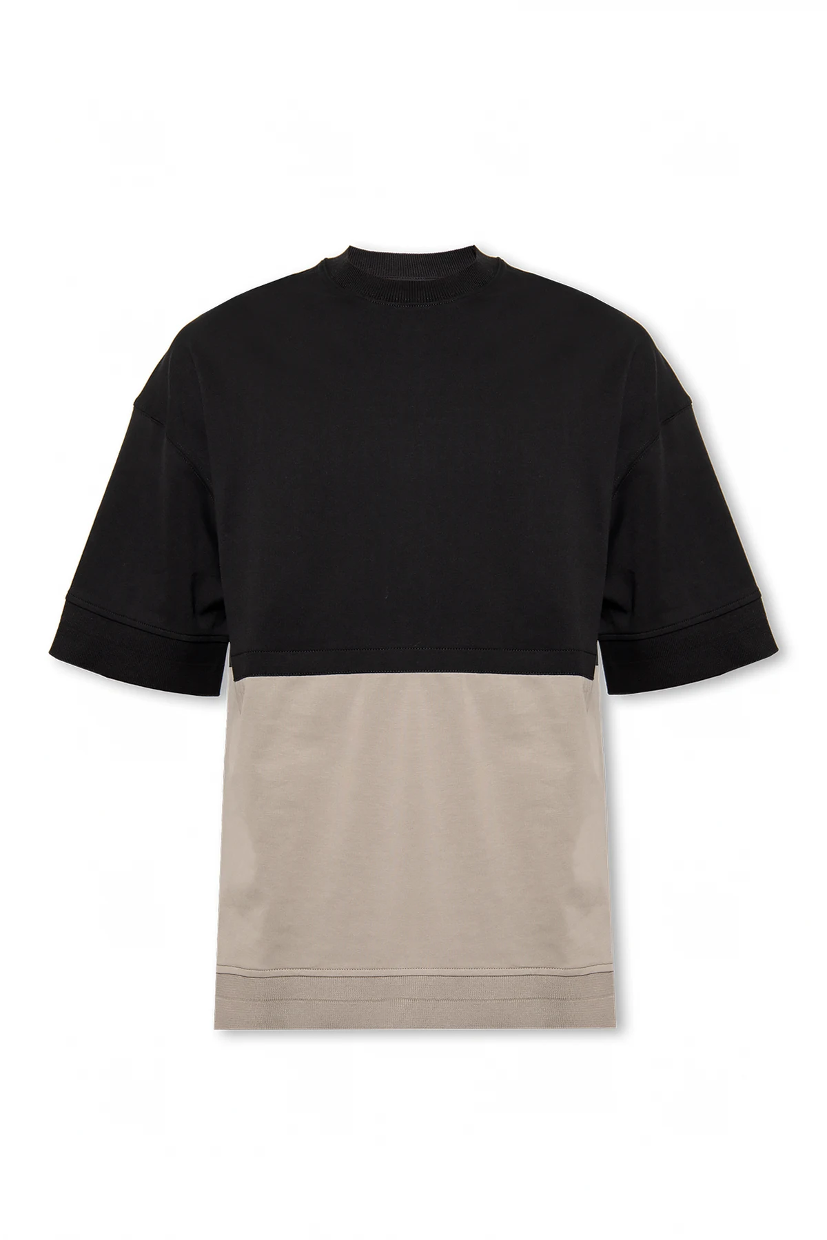 T-shirt o luźnym kroju