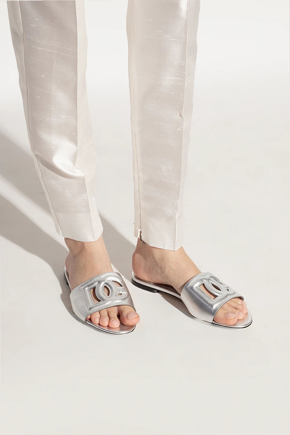‘Bianca’ slides with logo