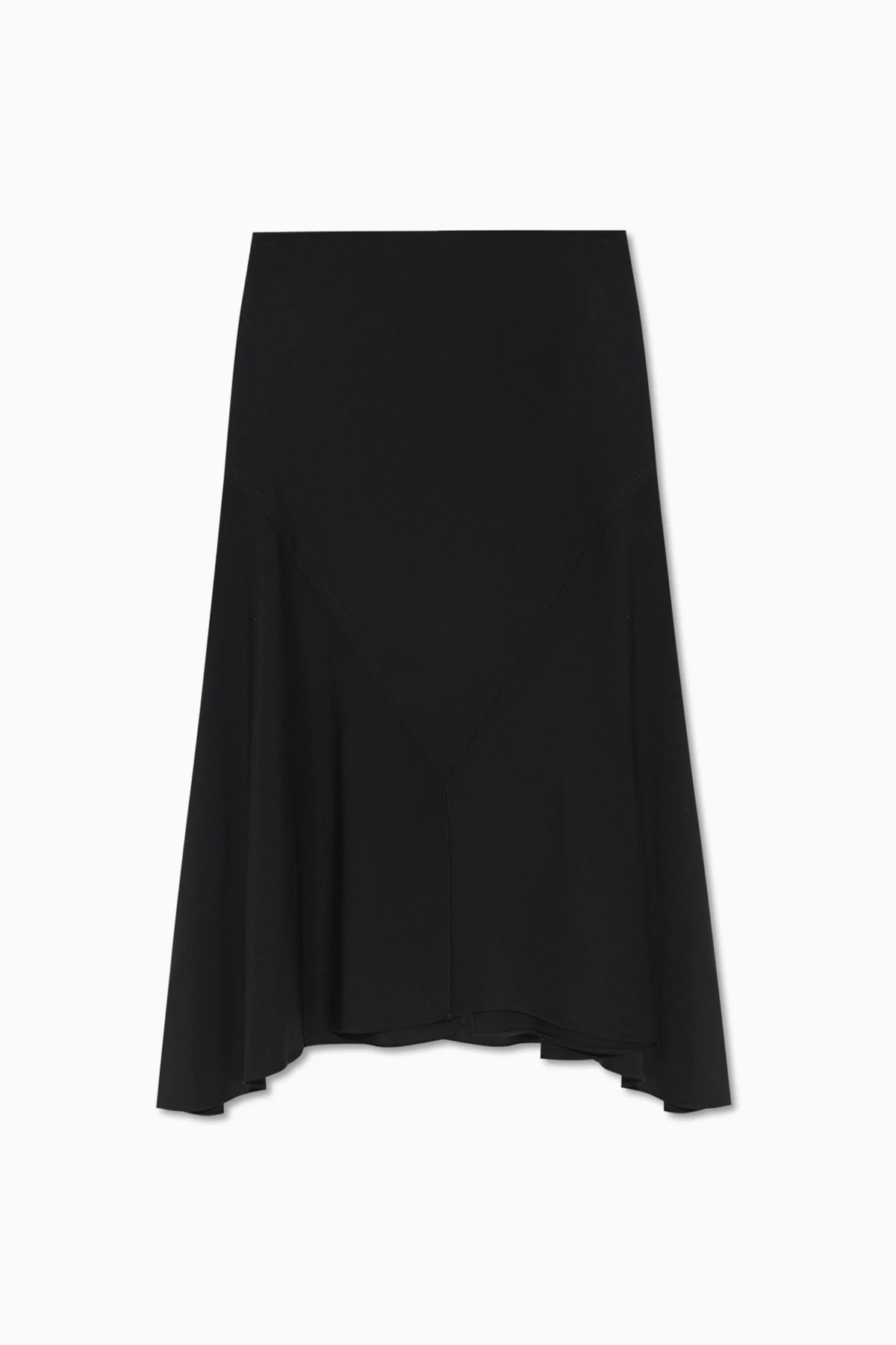 Asymmetric skirt