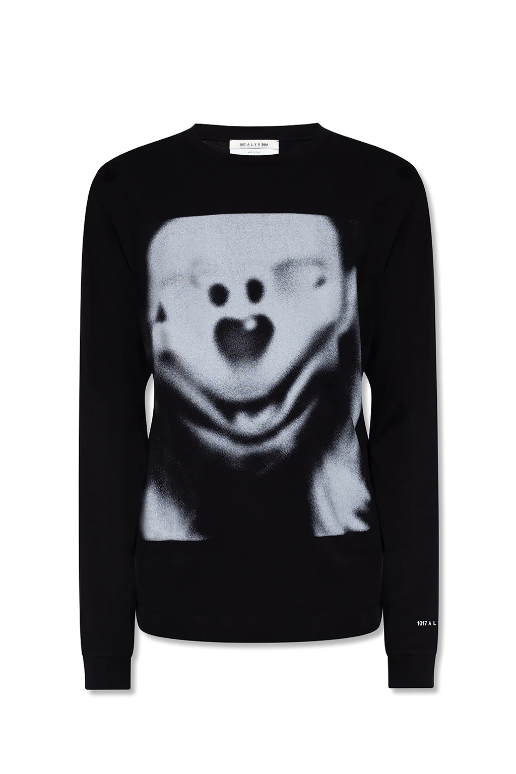 Long-sleeved T-shirt