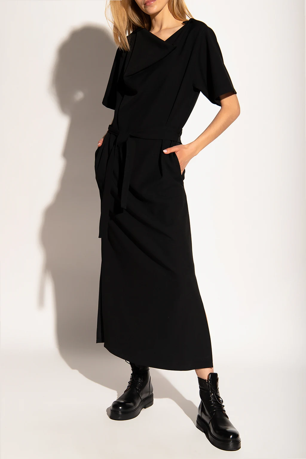 Sukienka z wiązaniem