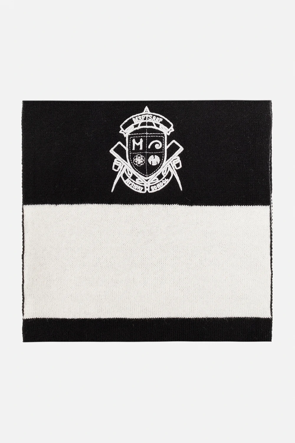 Szal z wzorem w pasy