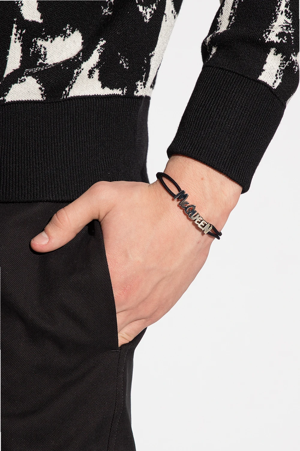 Bransoleta z mosiężną przewieszką