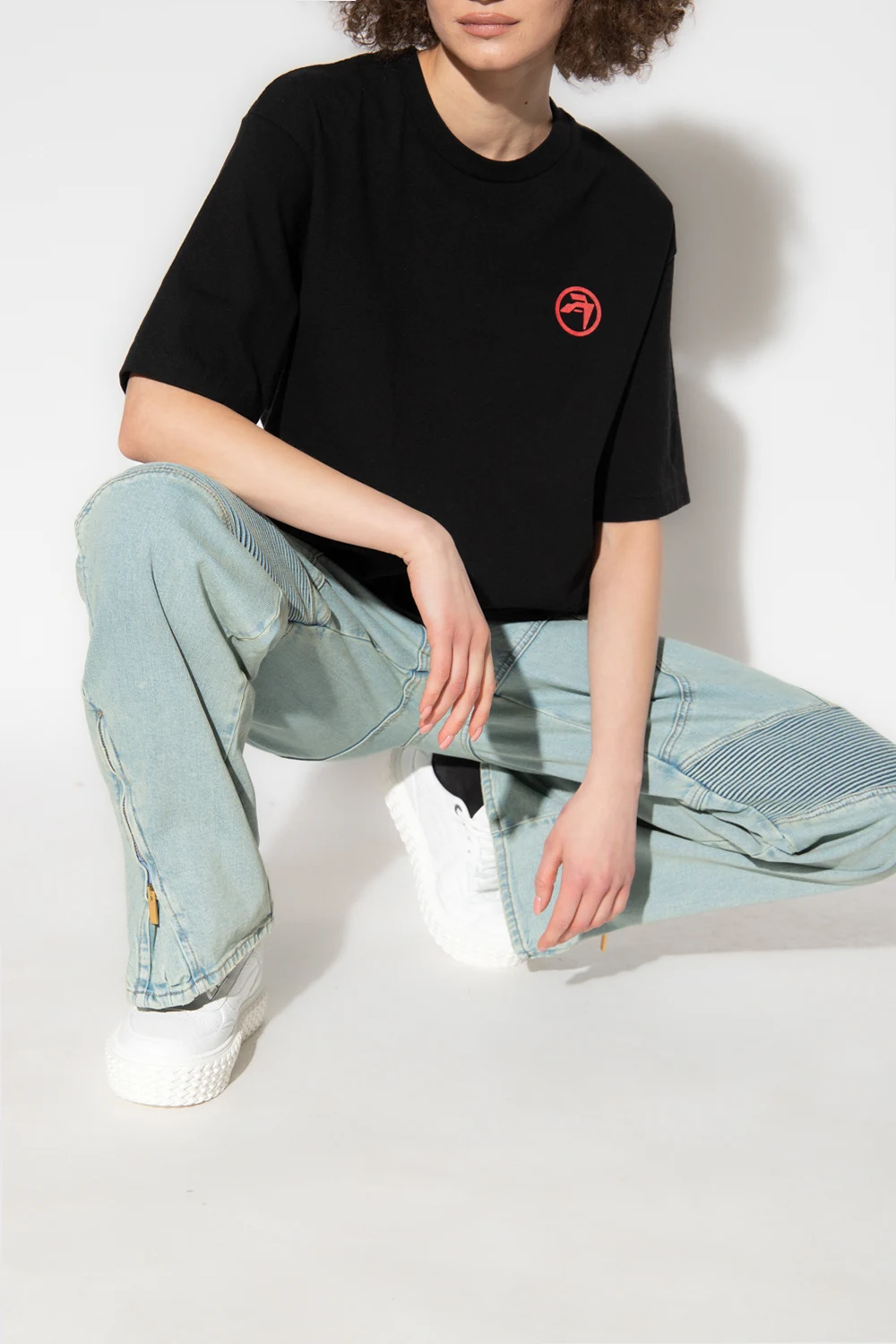 T-shirt o luźnym kroju