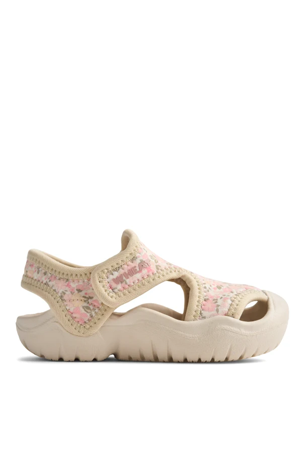 cream "Bani" sandals