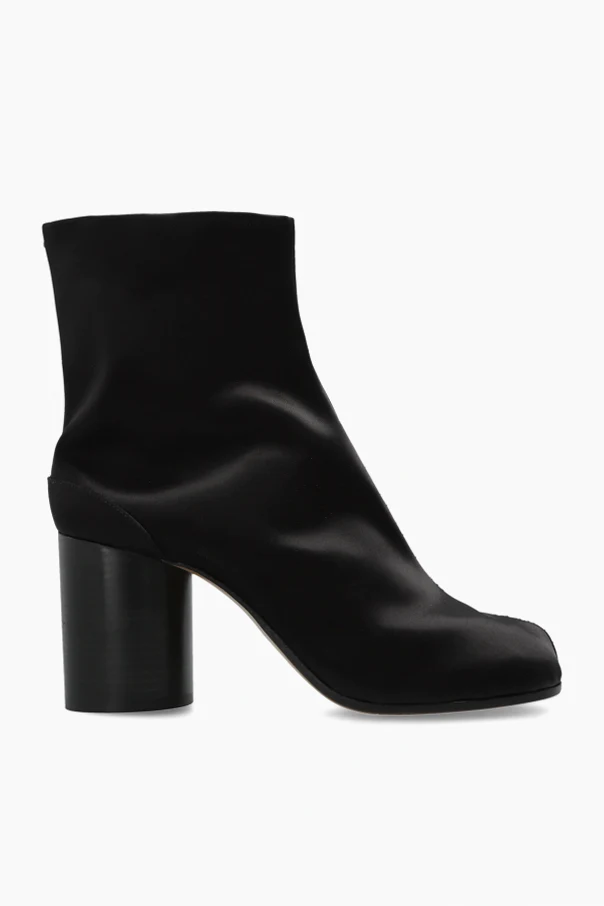 SCHWARZ Stiefeletten mit Absatz mit Ausschnitt ‘Tabi’