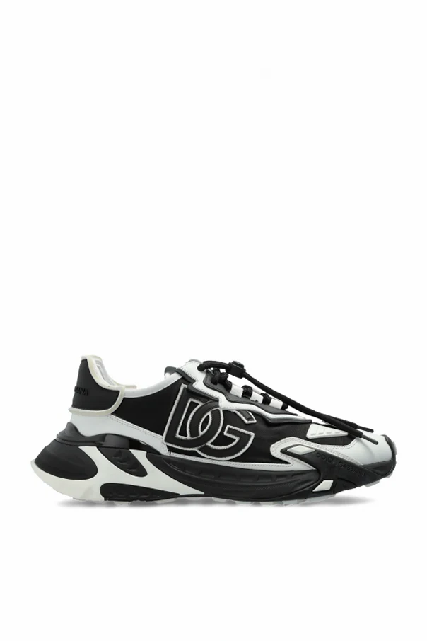 BLACK Sports shoes