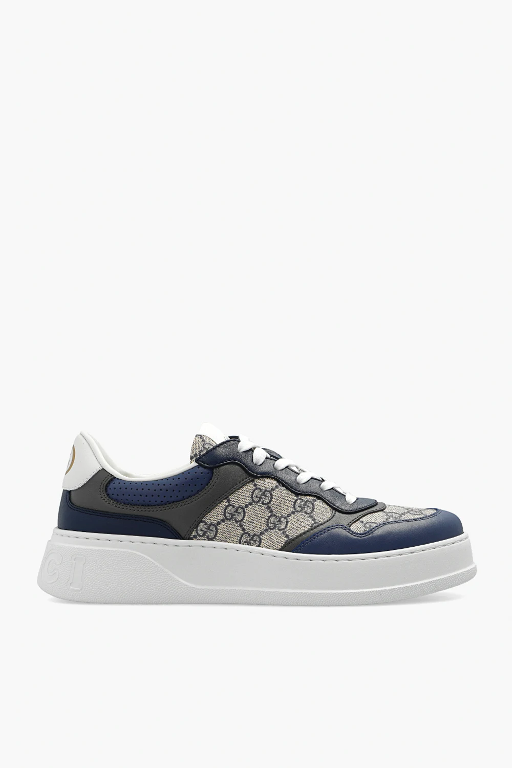 Sneakers with logo
