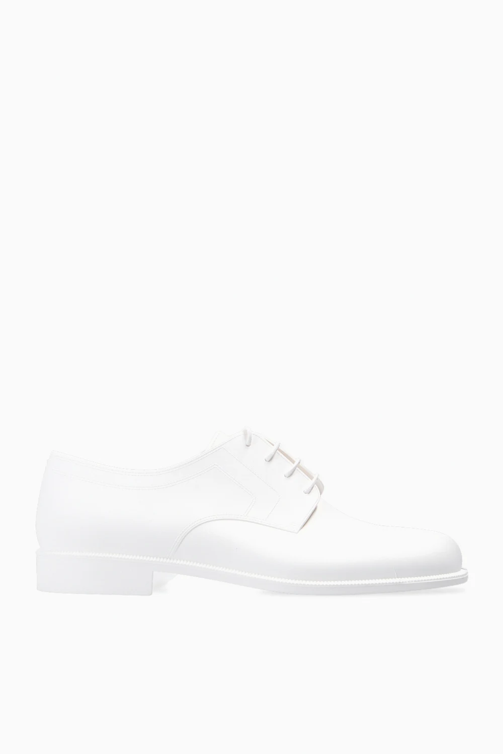 Tabi toe shoes