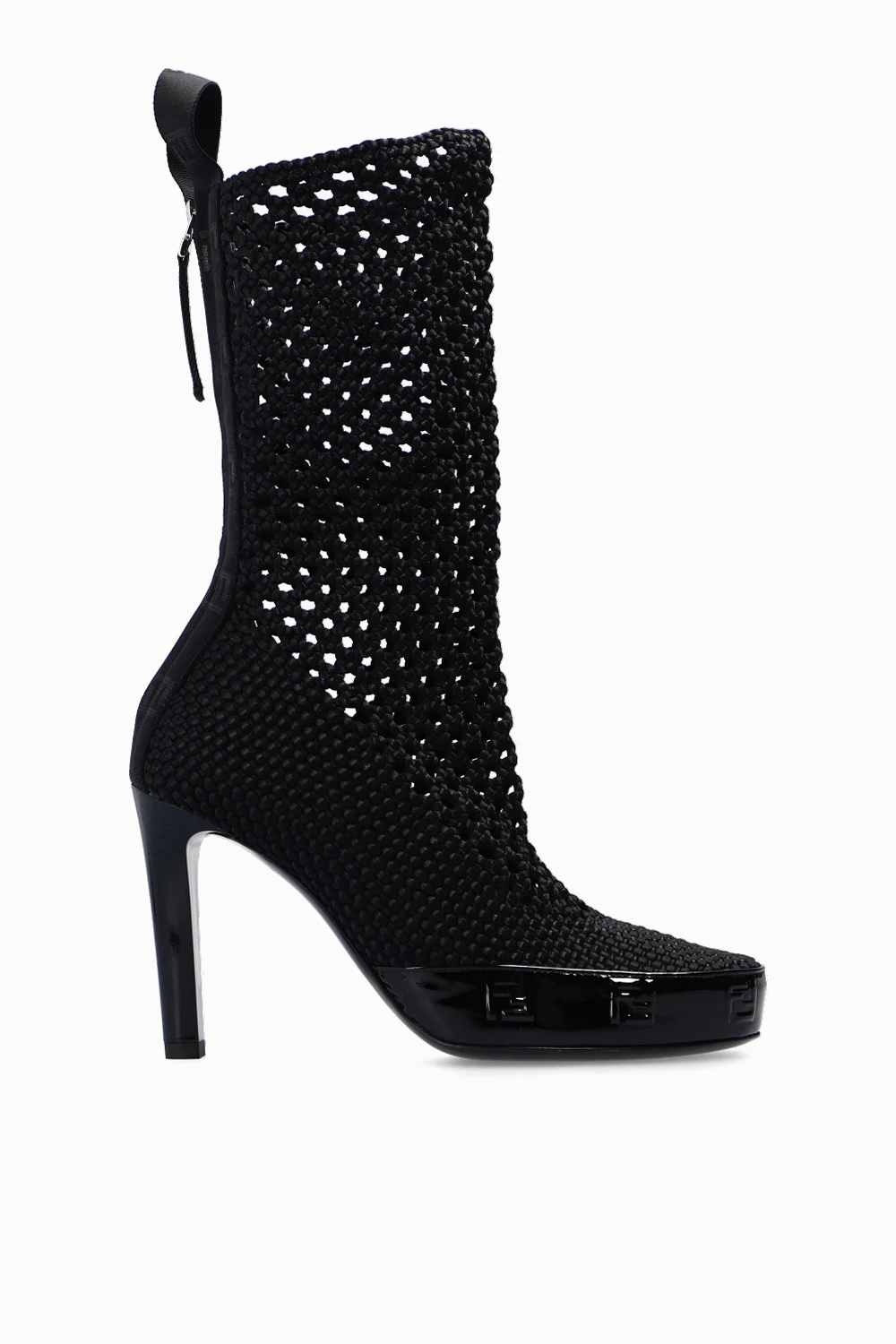 Plecione buty na obcasie
