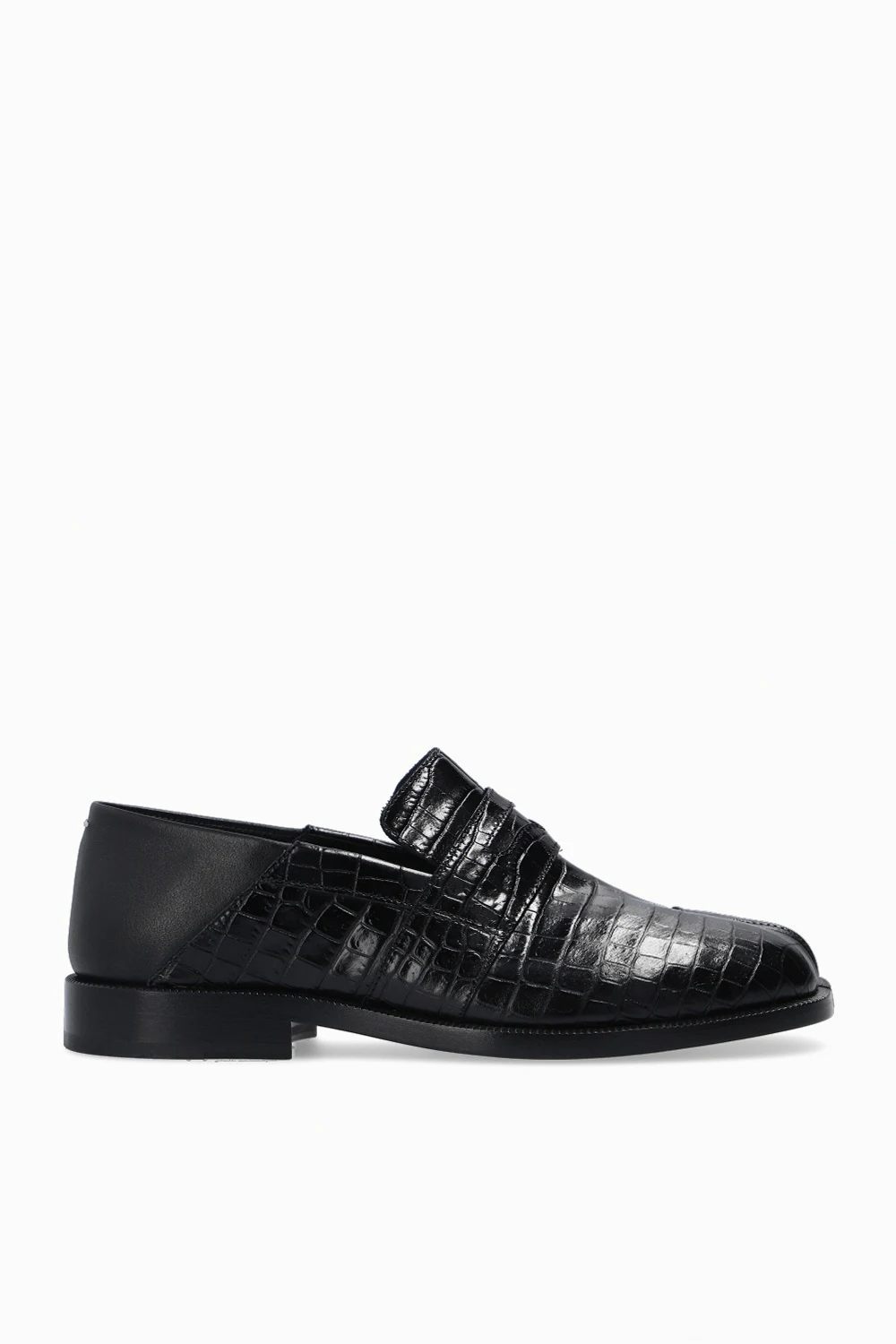 ‘Tabi’ loafers