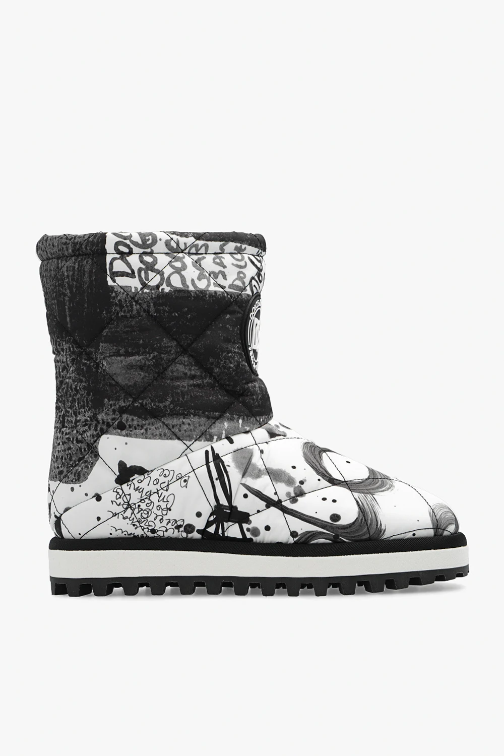 Quilted snow boots