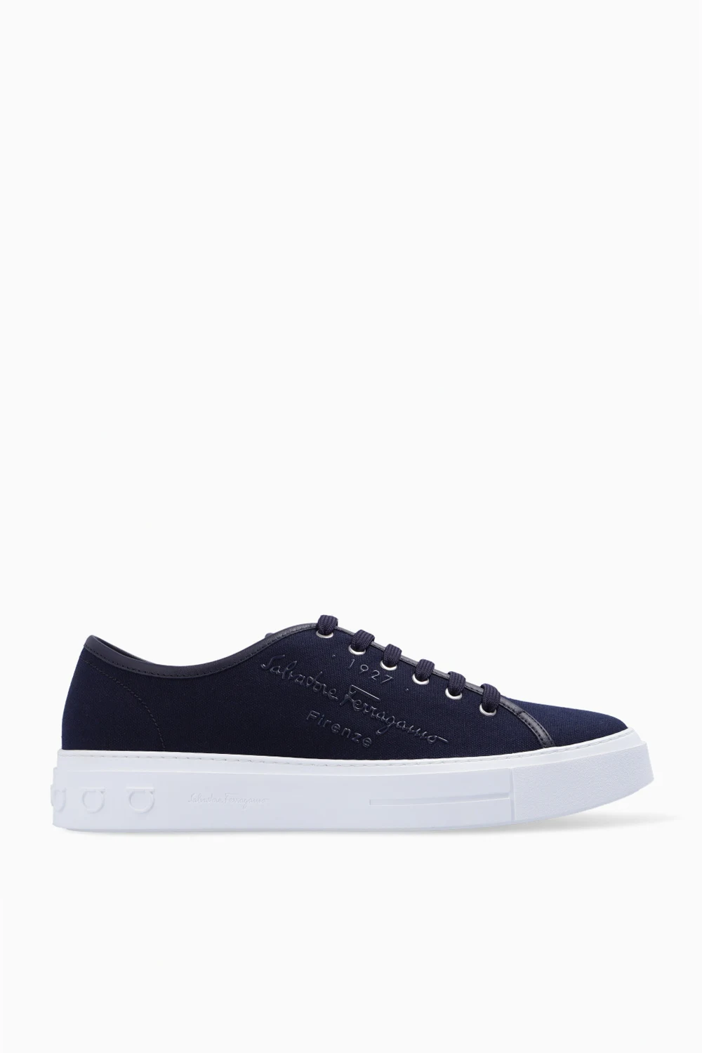 Buty sportowe z logo