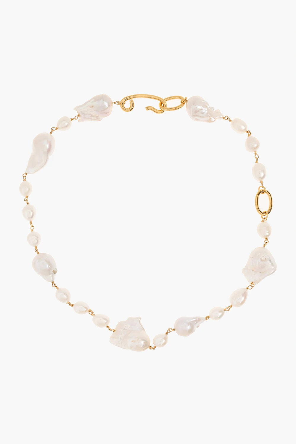 Necklace with pearls