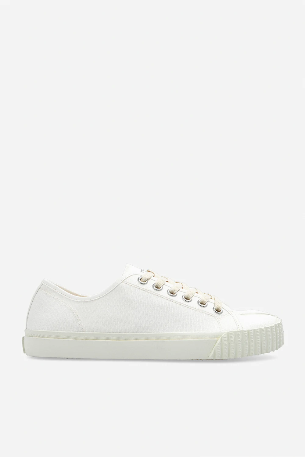 Tabi shoes