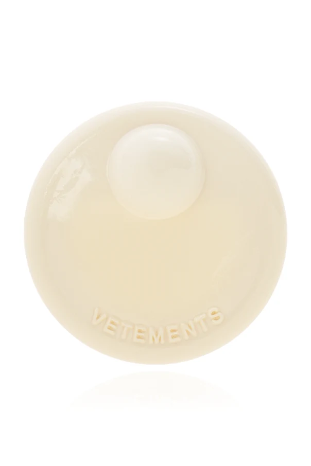 BEIGE Brosche mit Logo