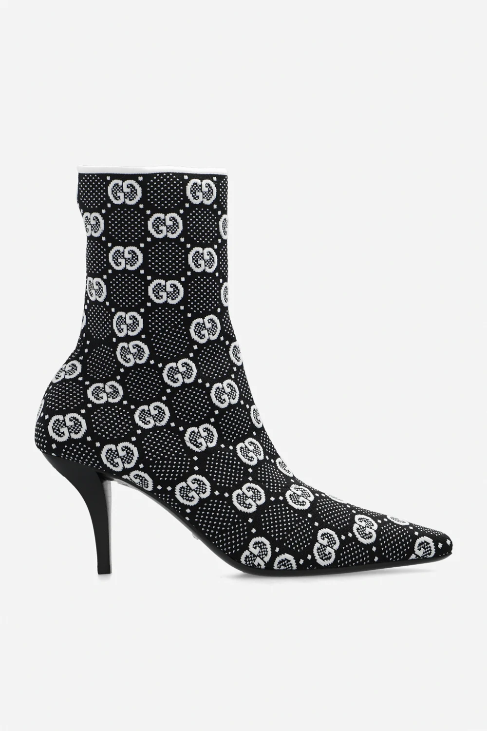 Botki na obcasie z monogramem