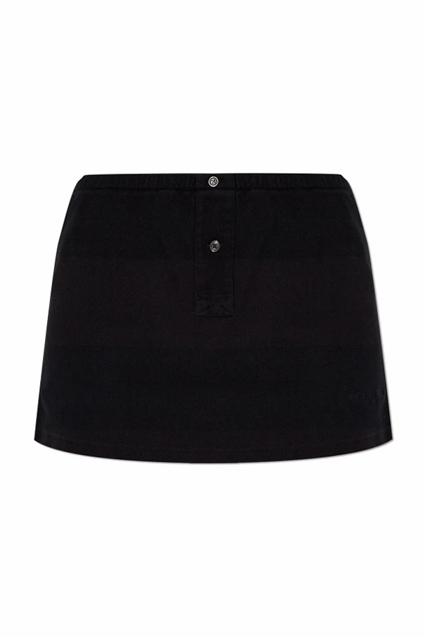 SCHWARZ Rock mit Shorts