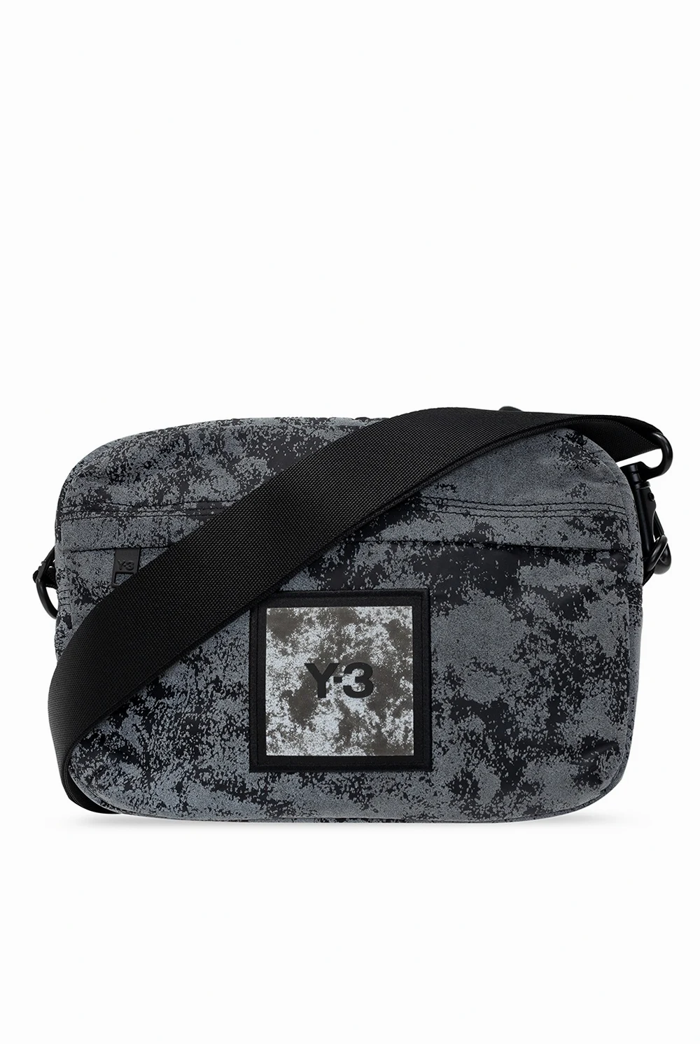 Belt bag with pockets