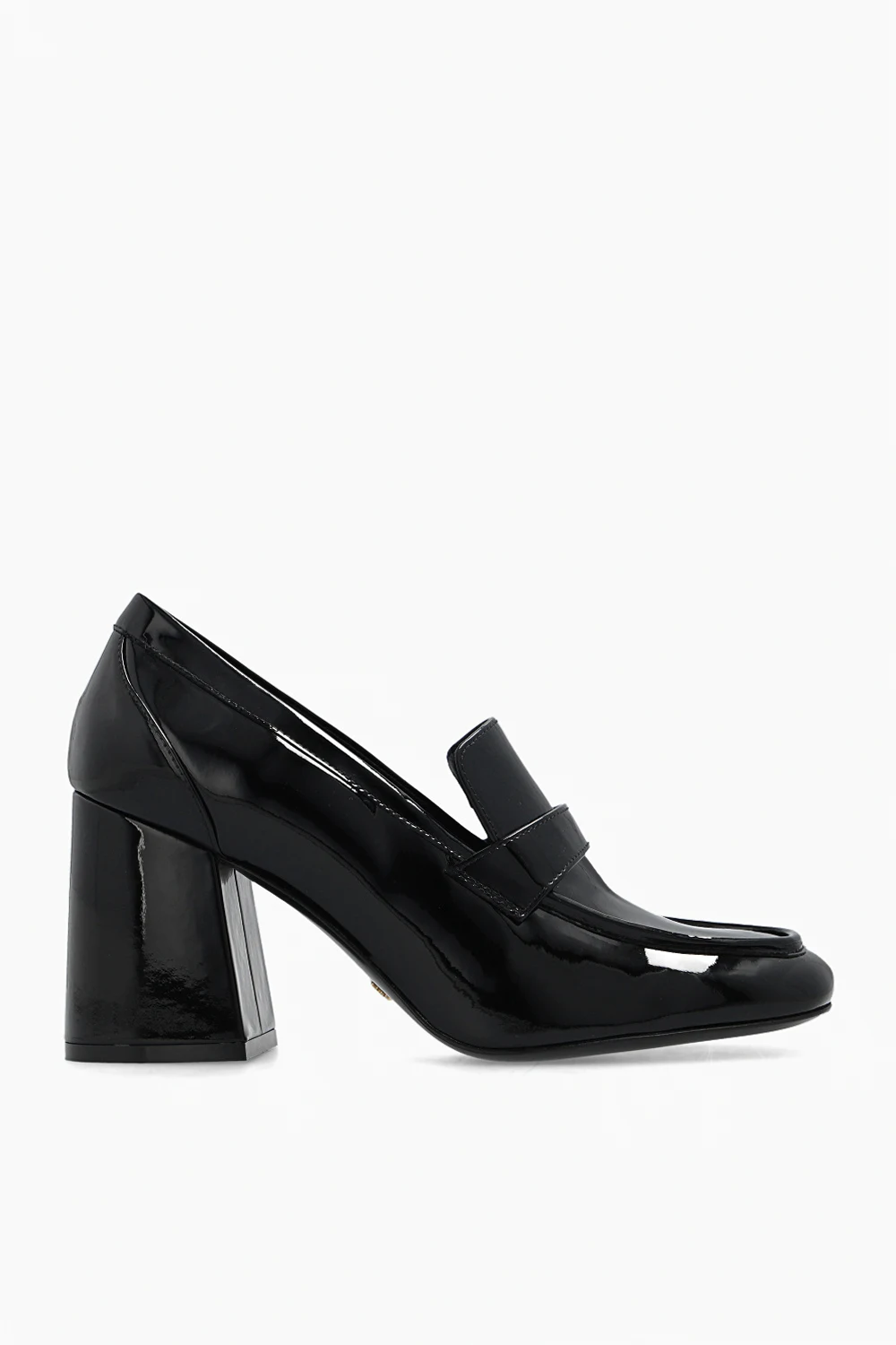 ‘Sleek’ glossy pumps