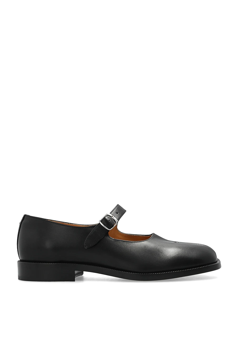 Tabi shoes