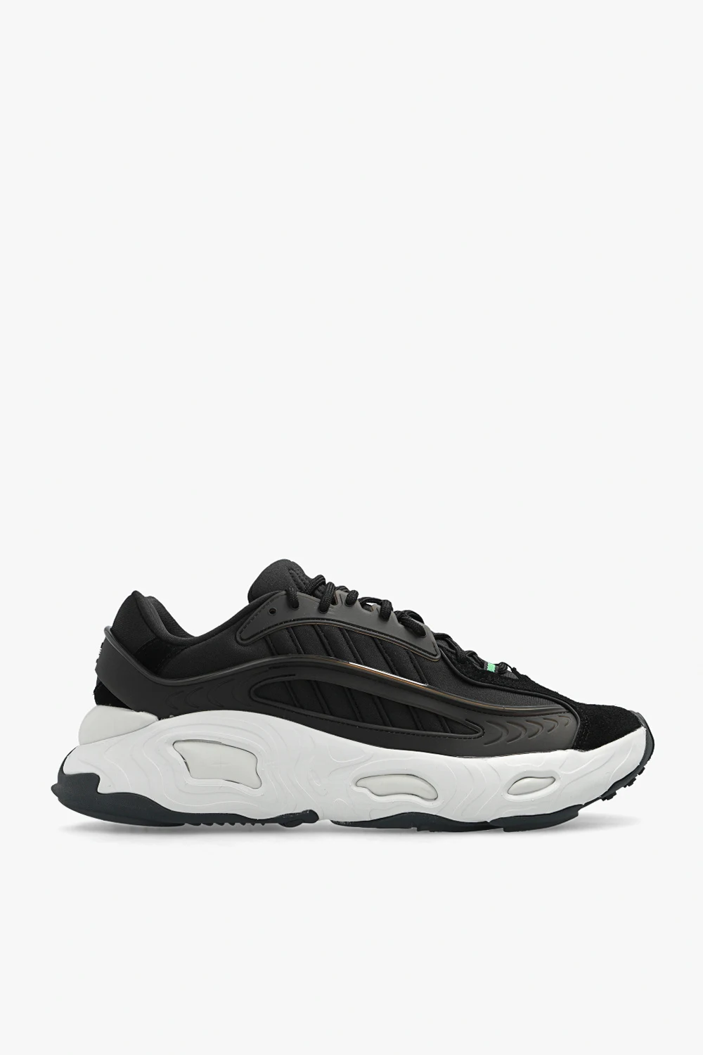 ‘Oznova’ sneakers