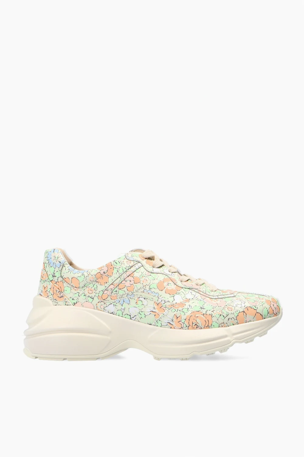 Wzorzyste buty sportowe