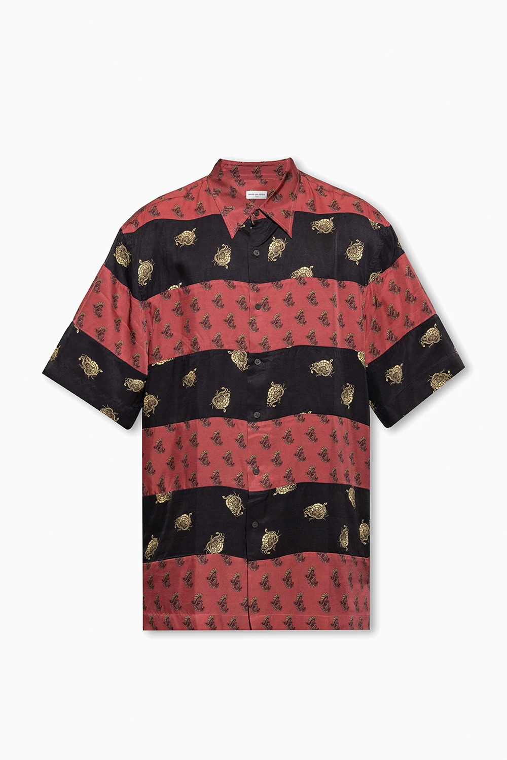 Shirt with animal motif