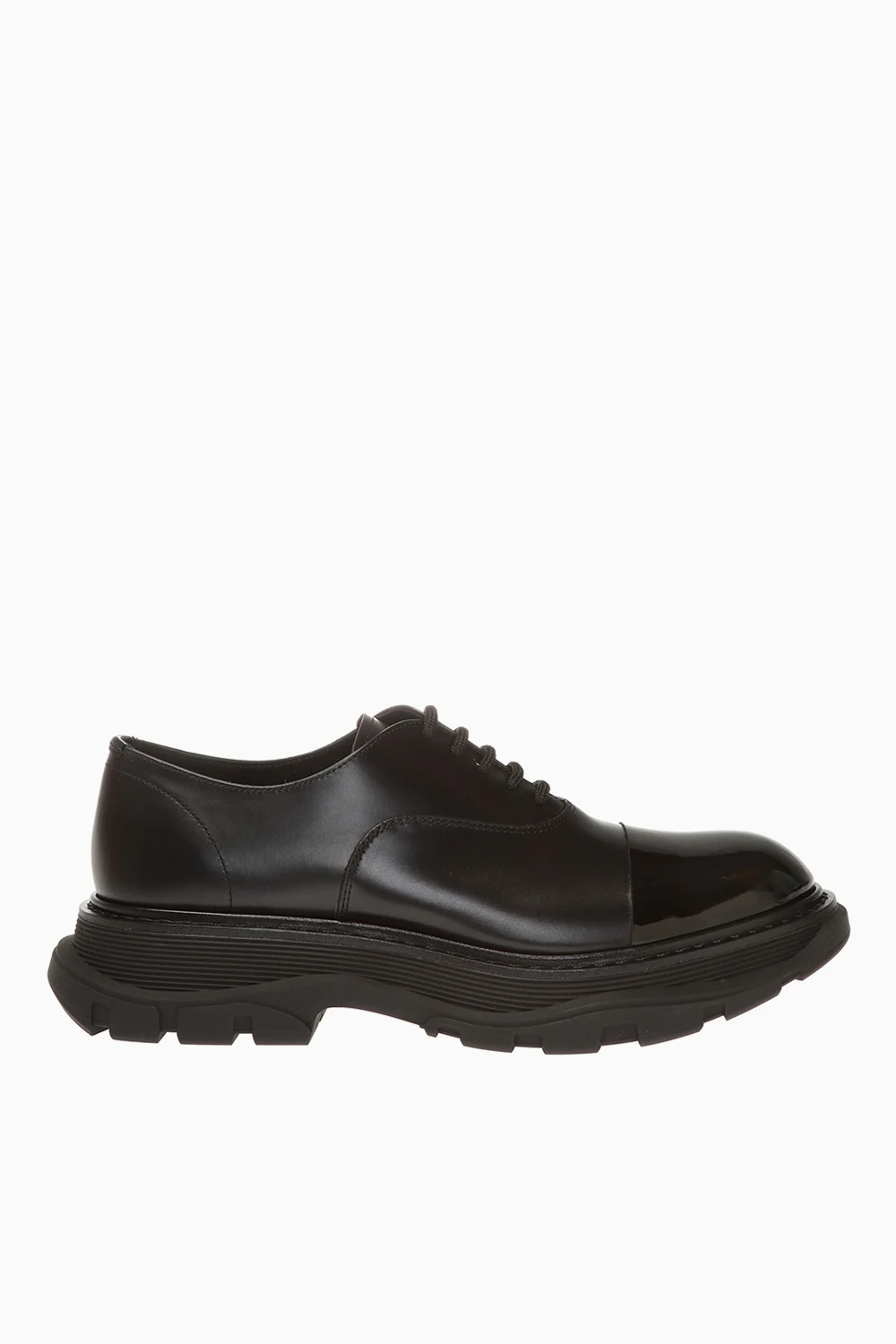 Shoes with logo