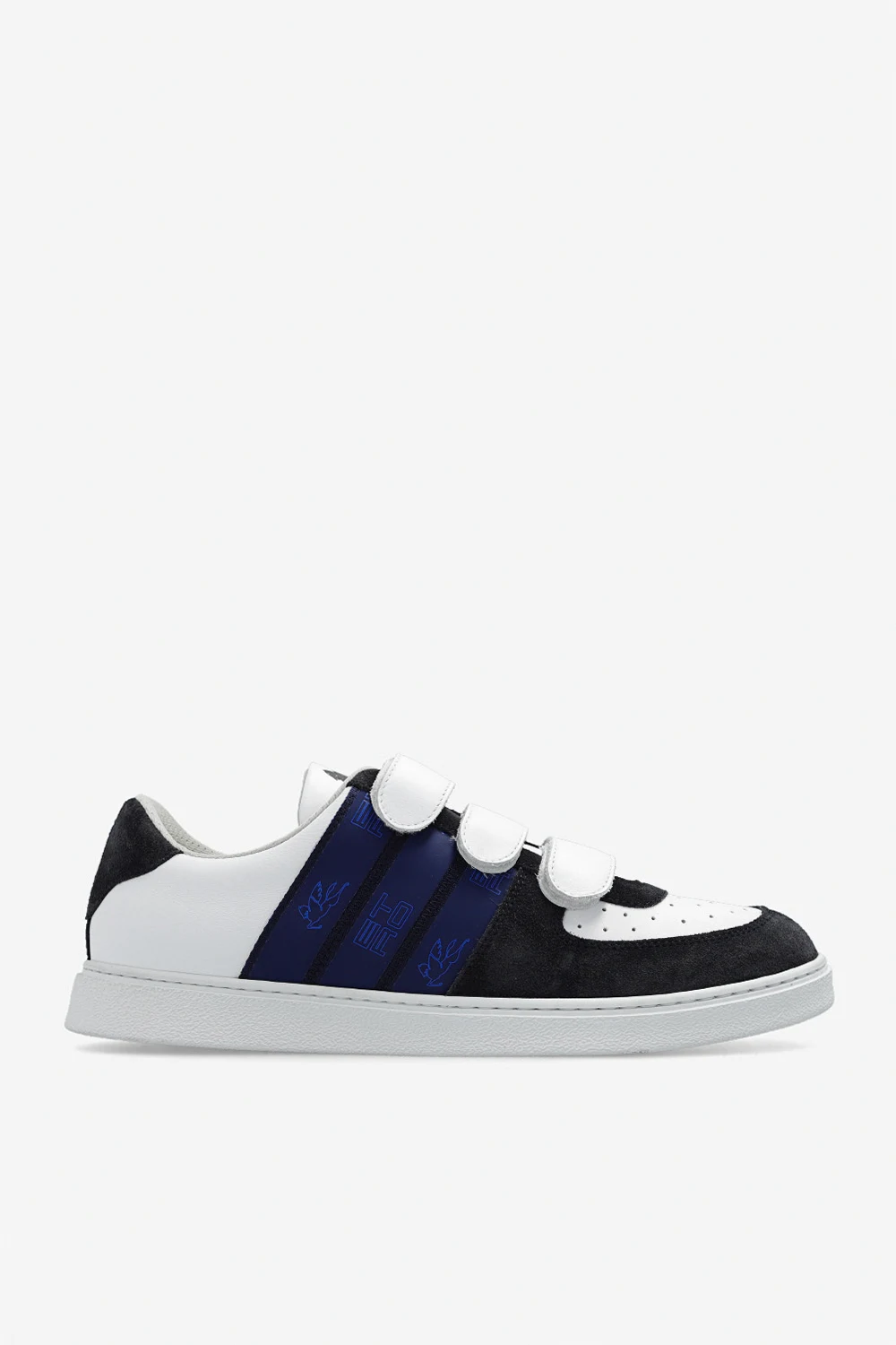 Sneakers with logo